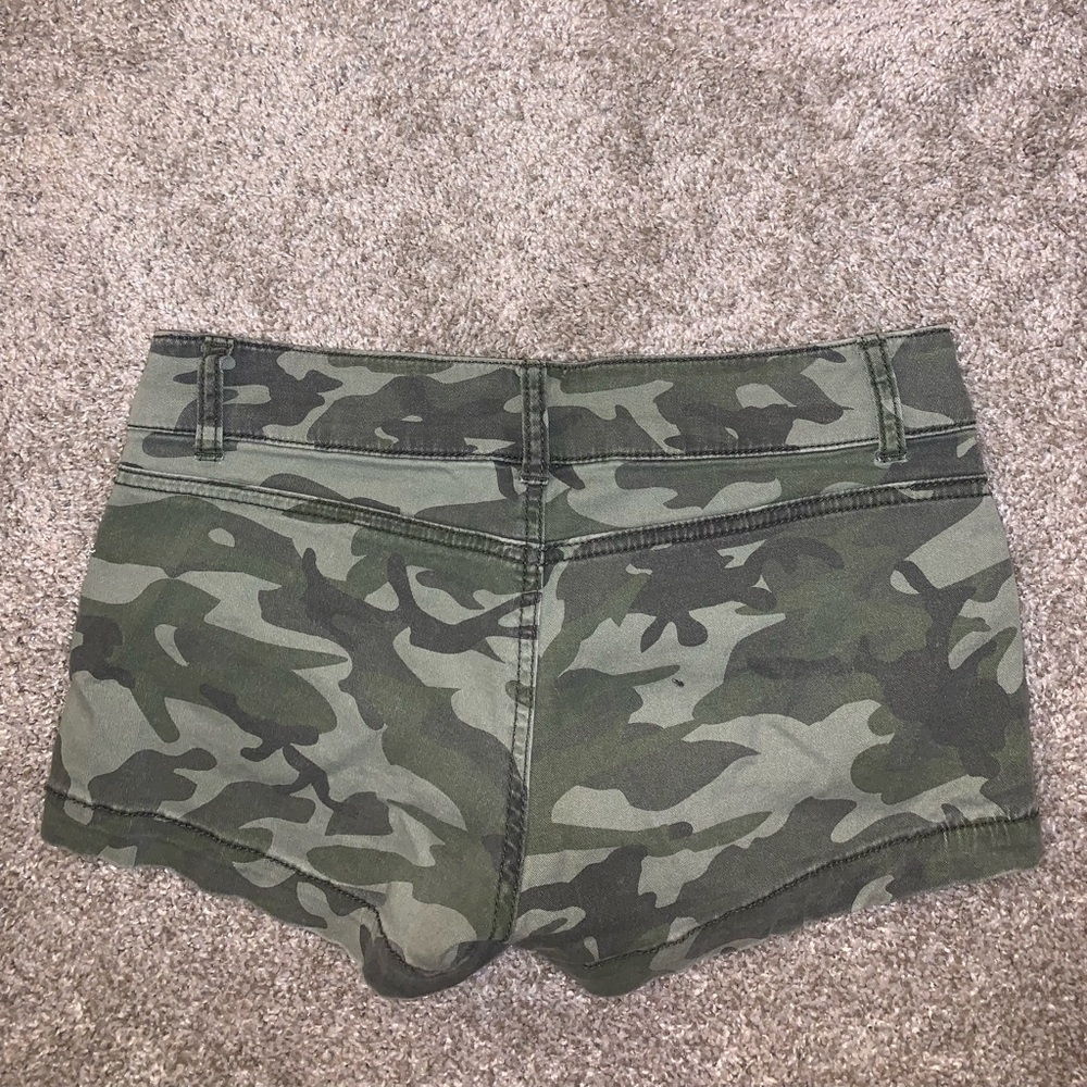 No Boundaries Juniors Green Camo Jean shorts sz 9 - Picture 8 of 9